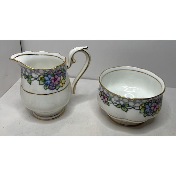 Vintage Royal Albert Pattern 2132 Individual Cream & Sugar - Picture 1 of 3